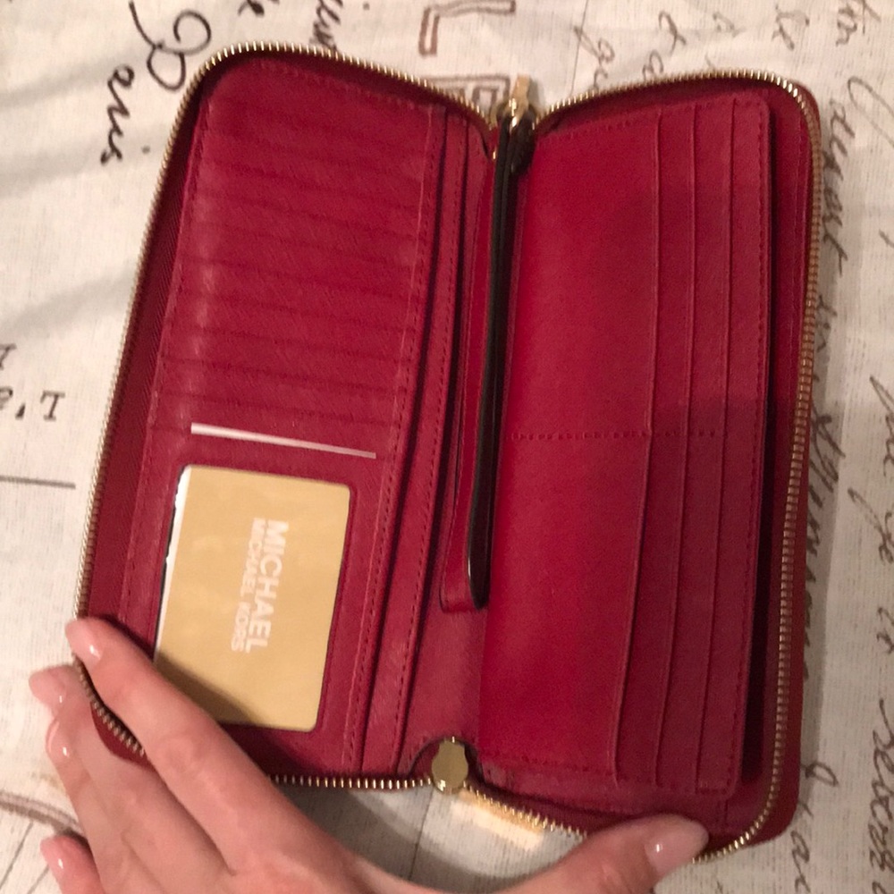 Michael Kors Wallet - Picture 2 of 4